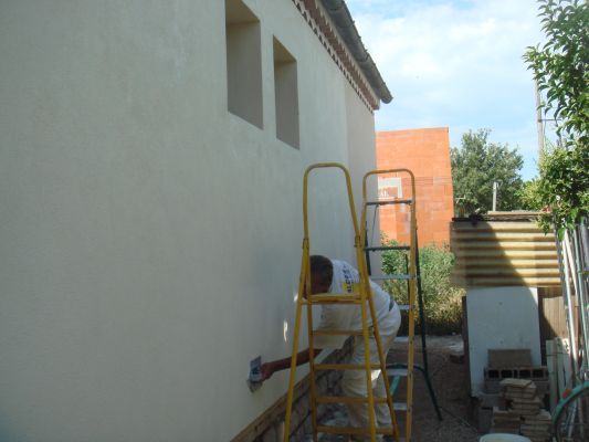 Isolation thermique par l’extérieur I.T.E., d'une maison à Marignane