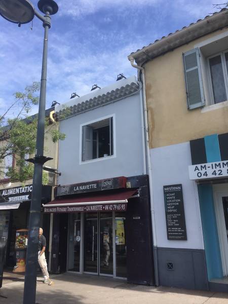 Ravalement d’une façade avec lavage haute pression à Marignane Saint Victoret