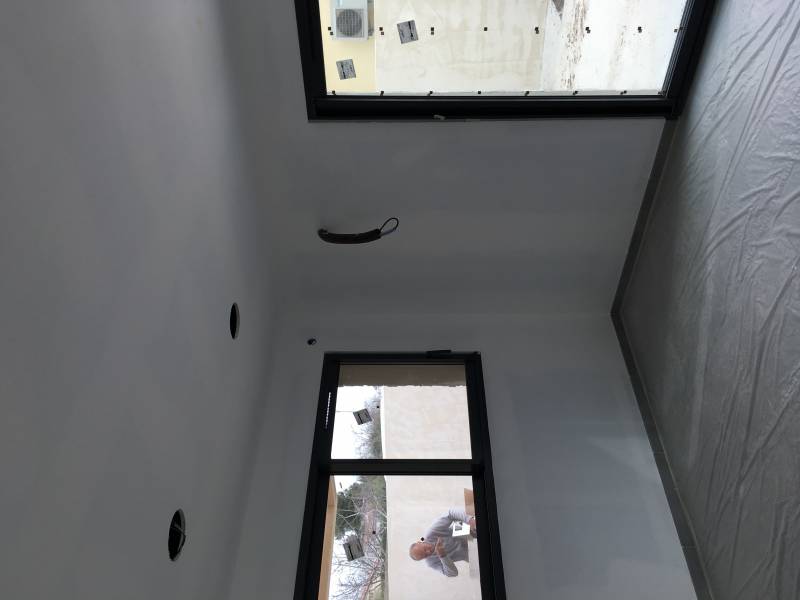 Mise en peinture de bureaux modernes professionnels pour un cabinet administratif prêt de Sausset les Pins