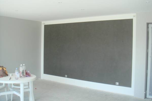 REALISATION DE TRAVAUX DE PEINTURE SUR CADOLIVE